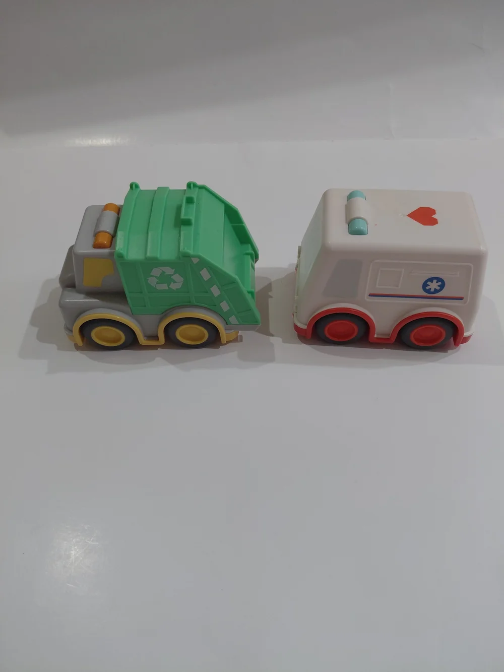 New Giggle Scape Speedy Go Vehicles Set Of 5
